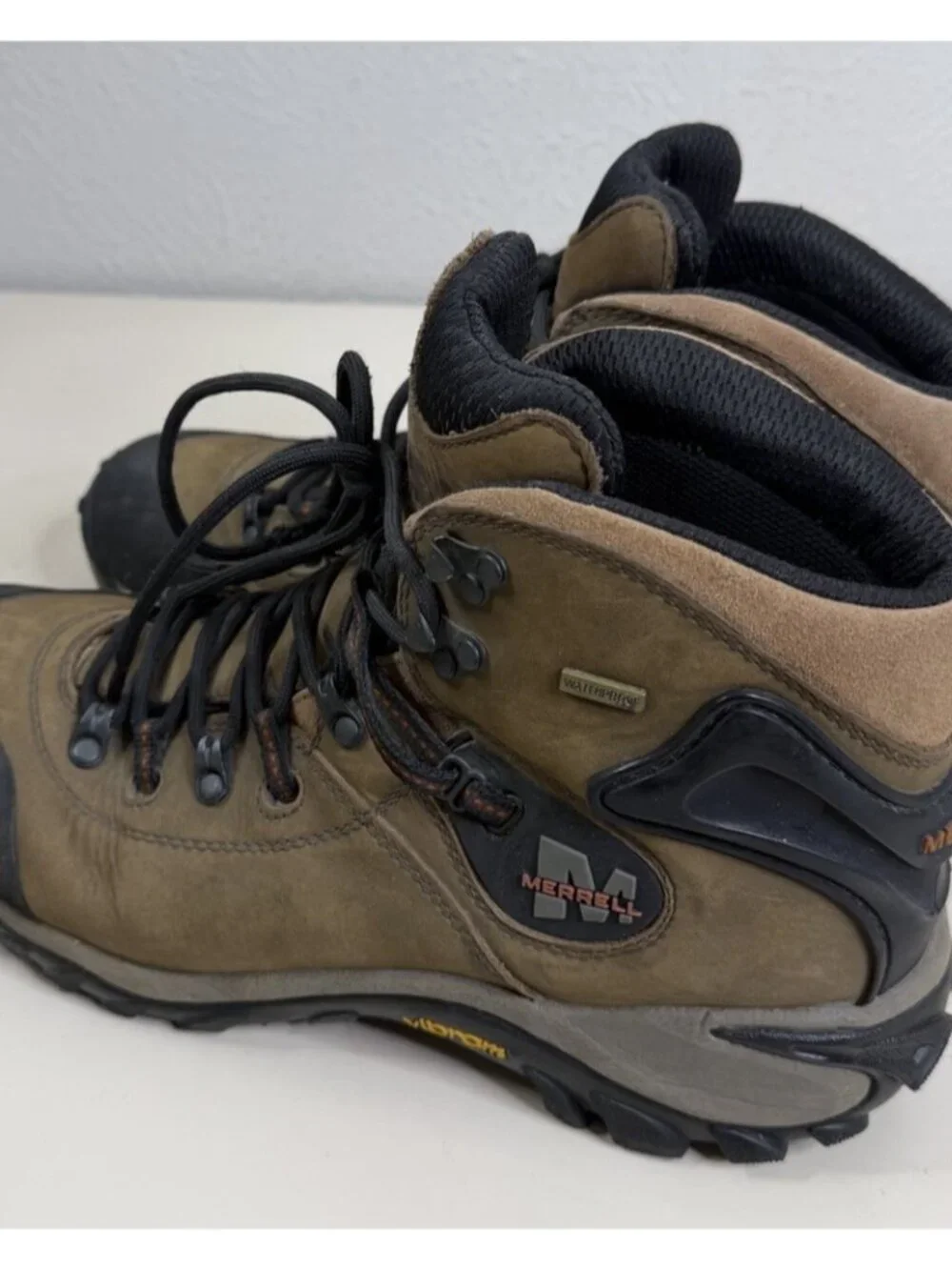 Merrell Men 10.5 Phaser Peak Waterproof Hiking Boots Vibram Brown GUC